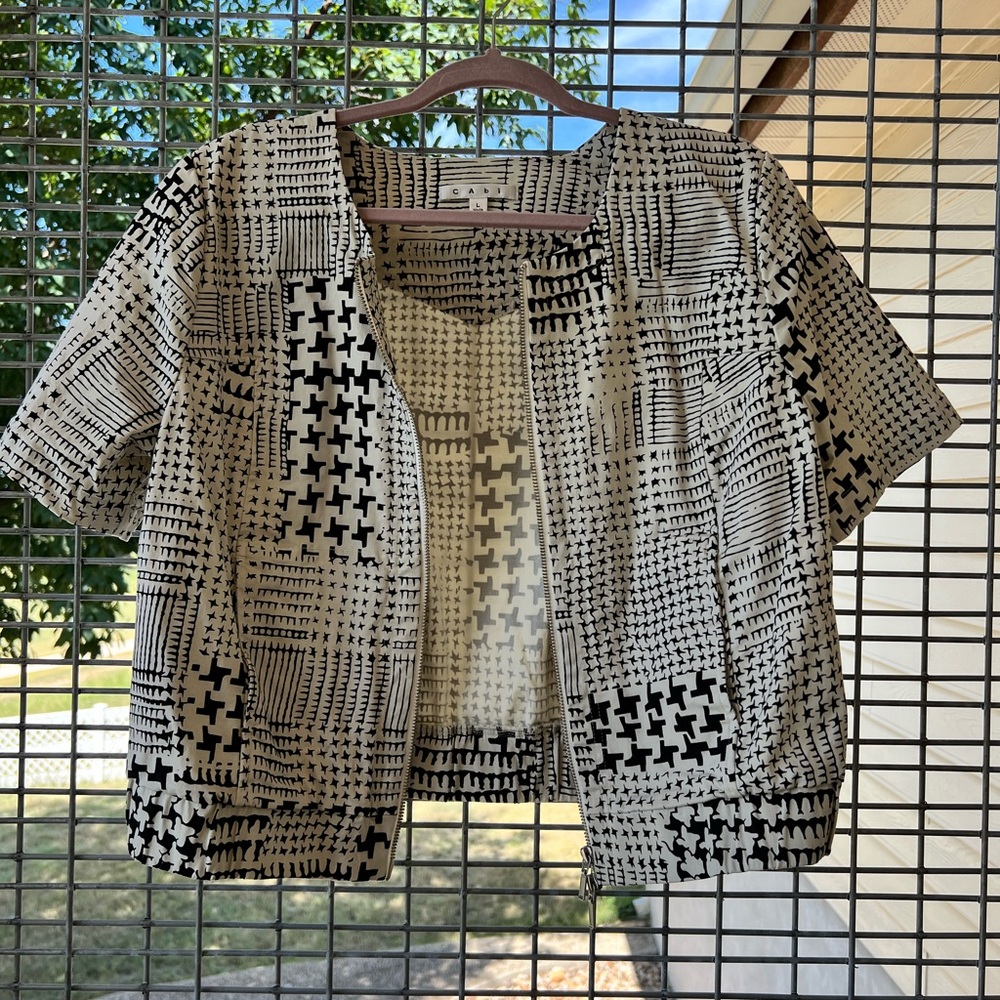 CAbi Cream and Black Geometric Short-sleeved Jacket - Size Large